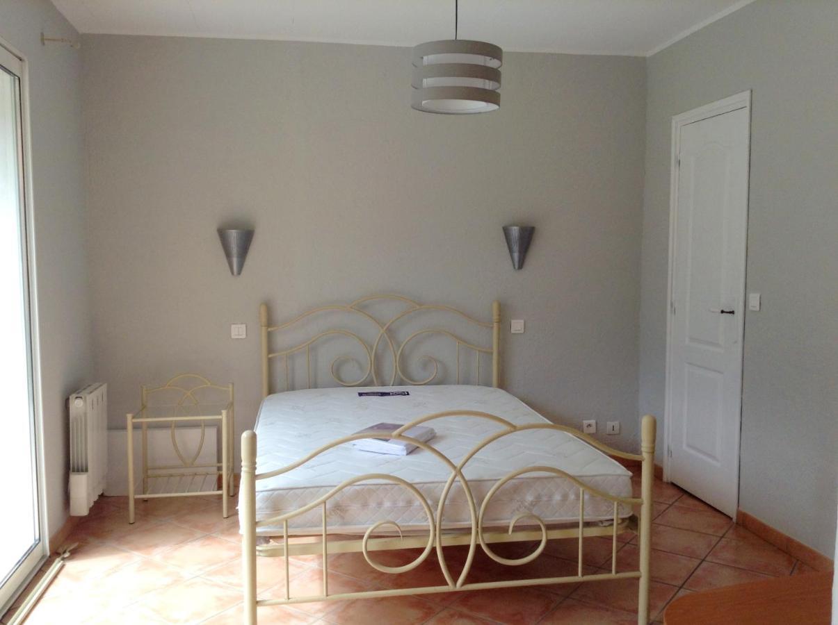 Charmant Appartement A Le Muy Avec Terrasse Et Jardin Экстерьер фото